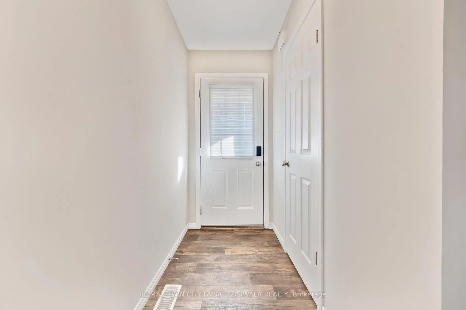 Photo 5 of Unit 56, 50 Pinnacle Drive, Kitchener — HOMEH