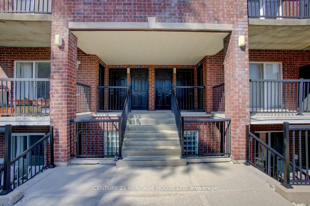 Photo 2 of Unit 10D, 45 Cedar Hill Cresc, Kitchener, Pioneer Park — HOMEH