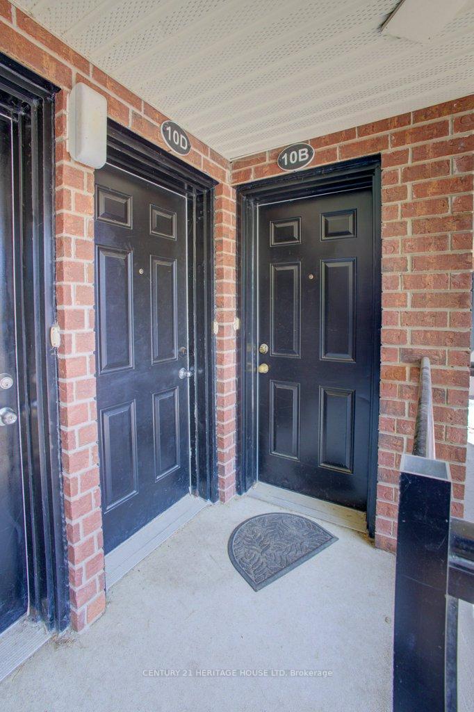 Photo 3 of Unit 10D, 45 Cedar Hill Cresc, Kitchener, Pioneer Park — HOMEH
