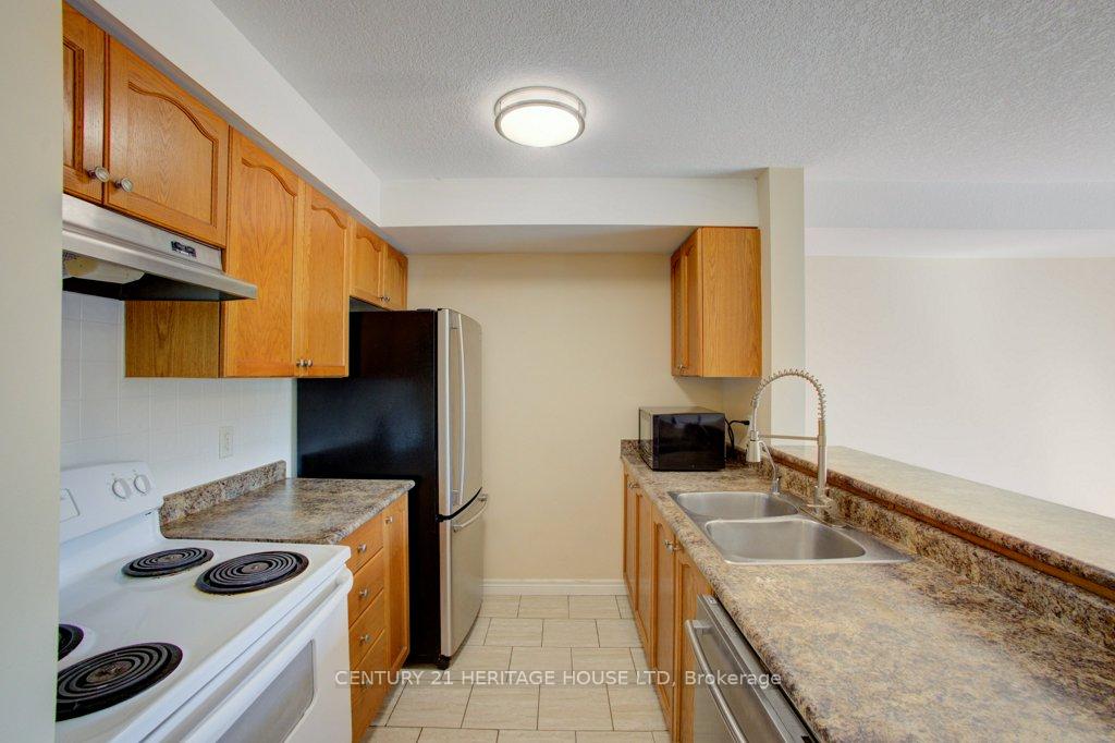 Photo 6 of Unit 10D, 45 Cedar Hill Cresc, Kitchener, Pioneer Park — HOMEH