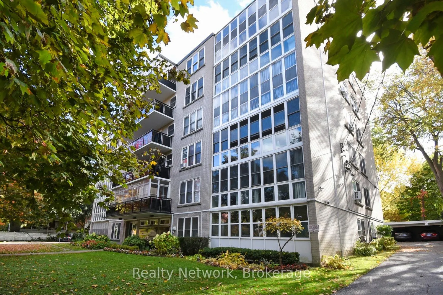 Front of Unit 203, 69 Herkimer Street W