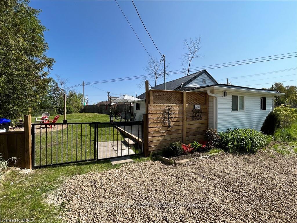 Photo 5 of 9296 Beachwood Road, Collingwood — HOMEH