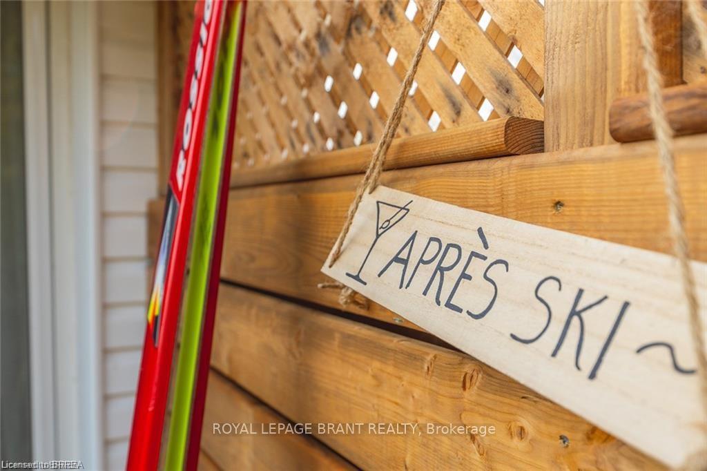 Photo 9 of 9296 Beachwood Road, Collingwood — HOMEH