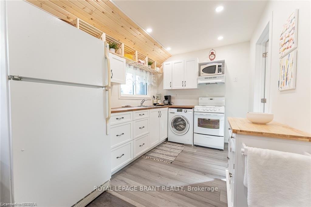 Photo 16 of 9296 Beachwood Road, Collingwood — HOMEH