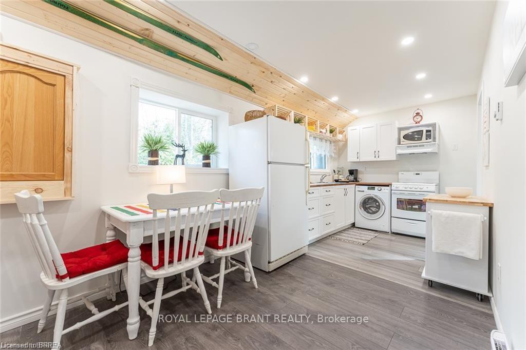 Photo 17 of 9296 Beachwood Road, Collingwood — HOMEH