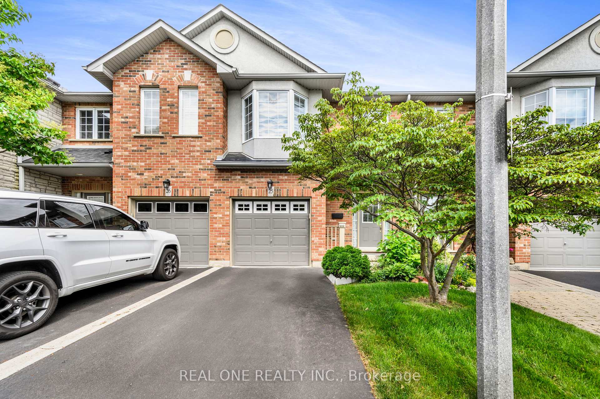 Front of Unit 25, 963 King Road