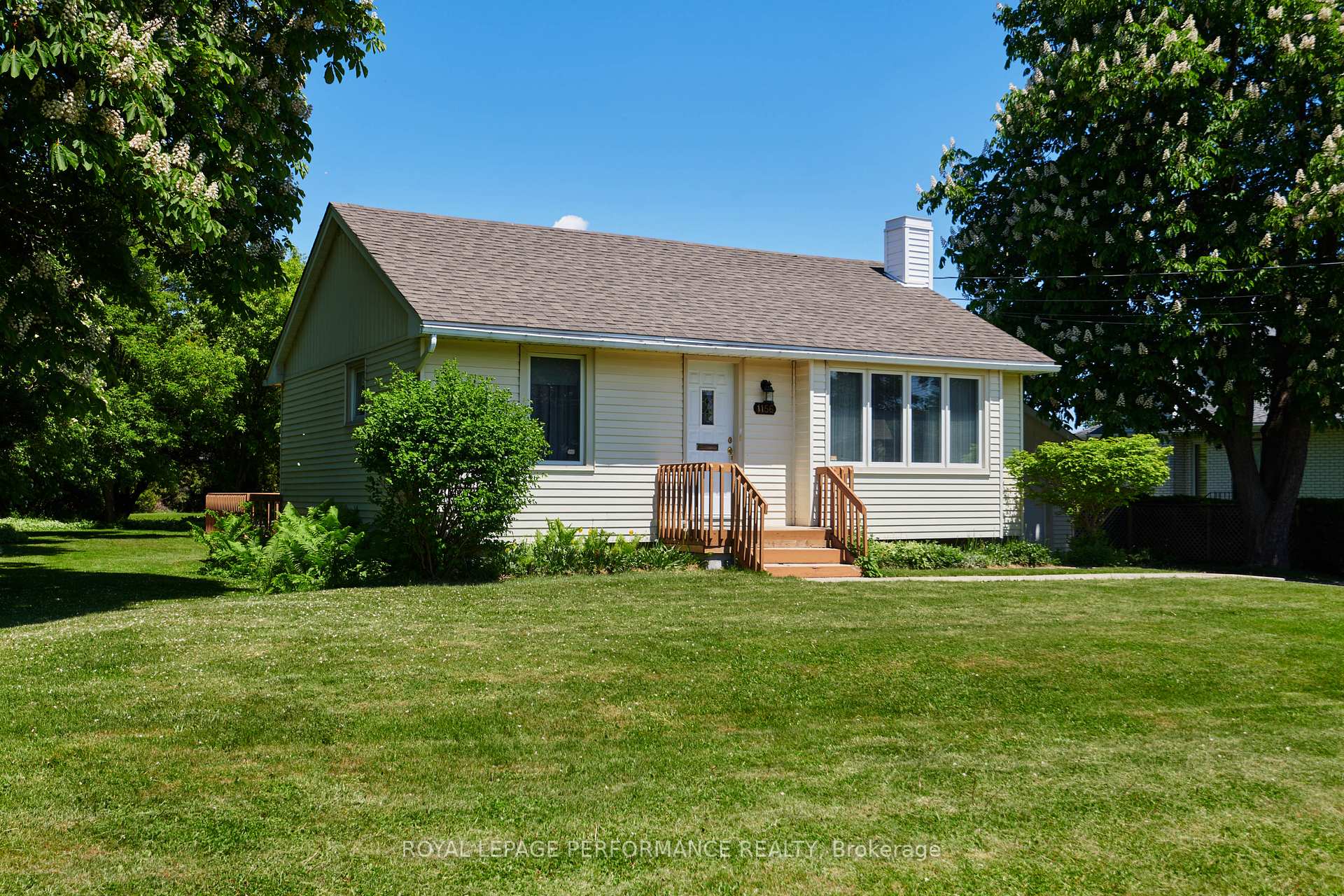 Photo 2 of 1156 Normandy Crescent, Ottawa, Borden Farm/Stewart Farm/Carleton Heights/Parkwood Hills — HOMEH