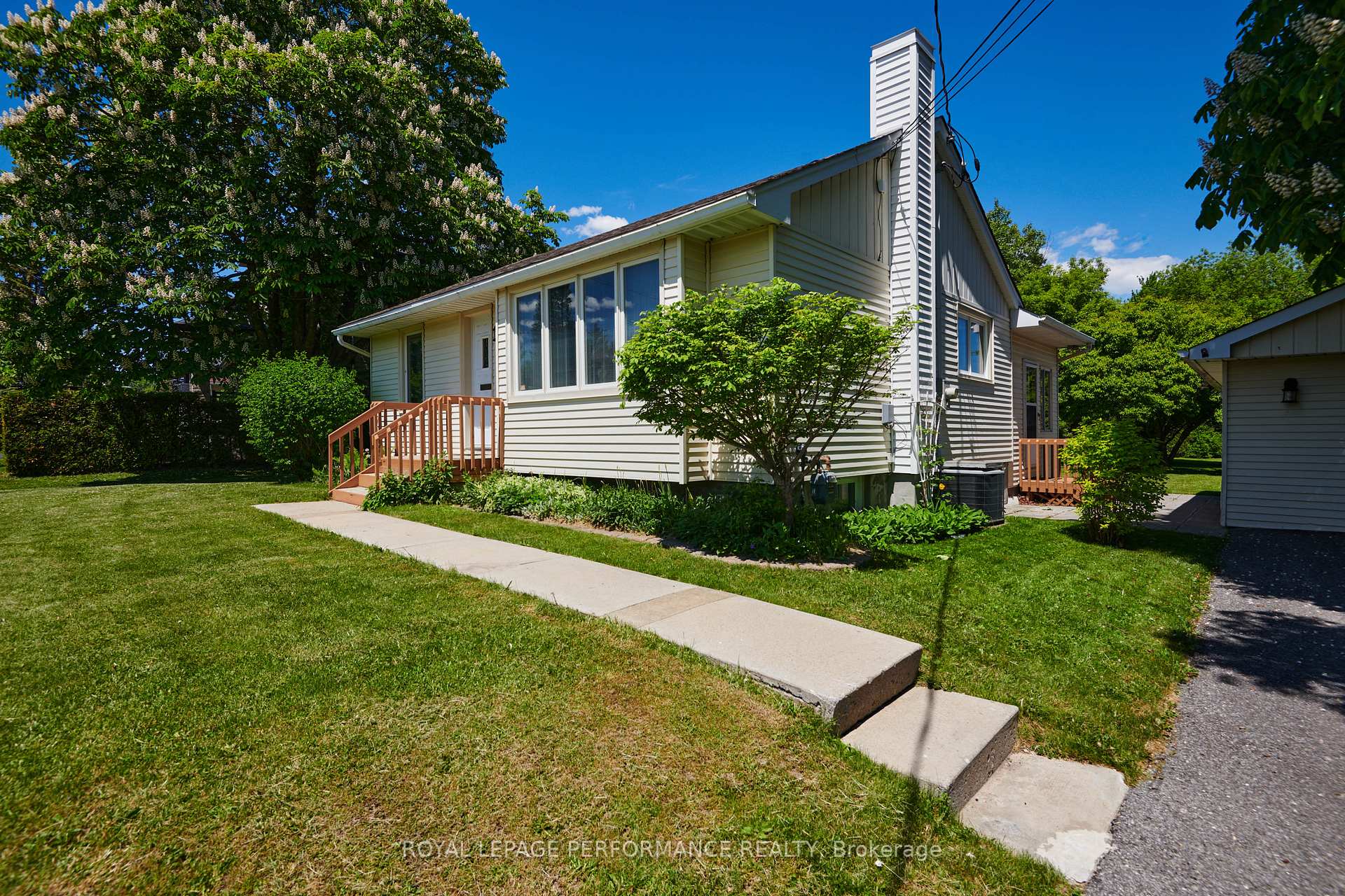 Photo 13 of 1156 Normandy Crescent, Ottawa, Borden Farm/Stewart Farm/Carleton Heights/Parkwood Hills — HOMEH
