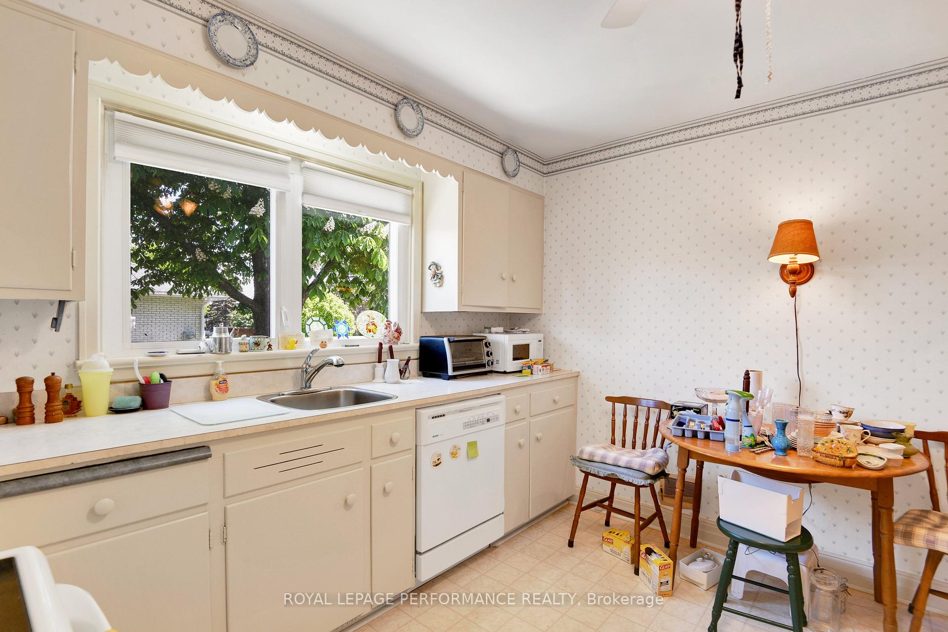 Photo 11 of 1156 Normandy Crescent, Ottawa, Borden Farm/Stewart Farm/Carleton Heights/Parkwood Hills — HOMEH