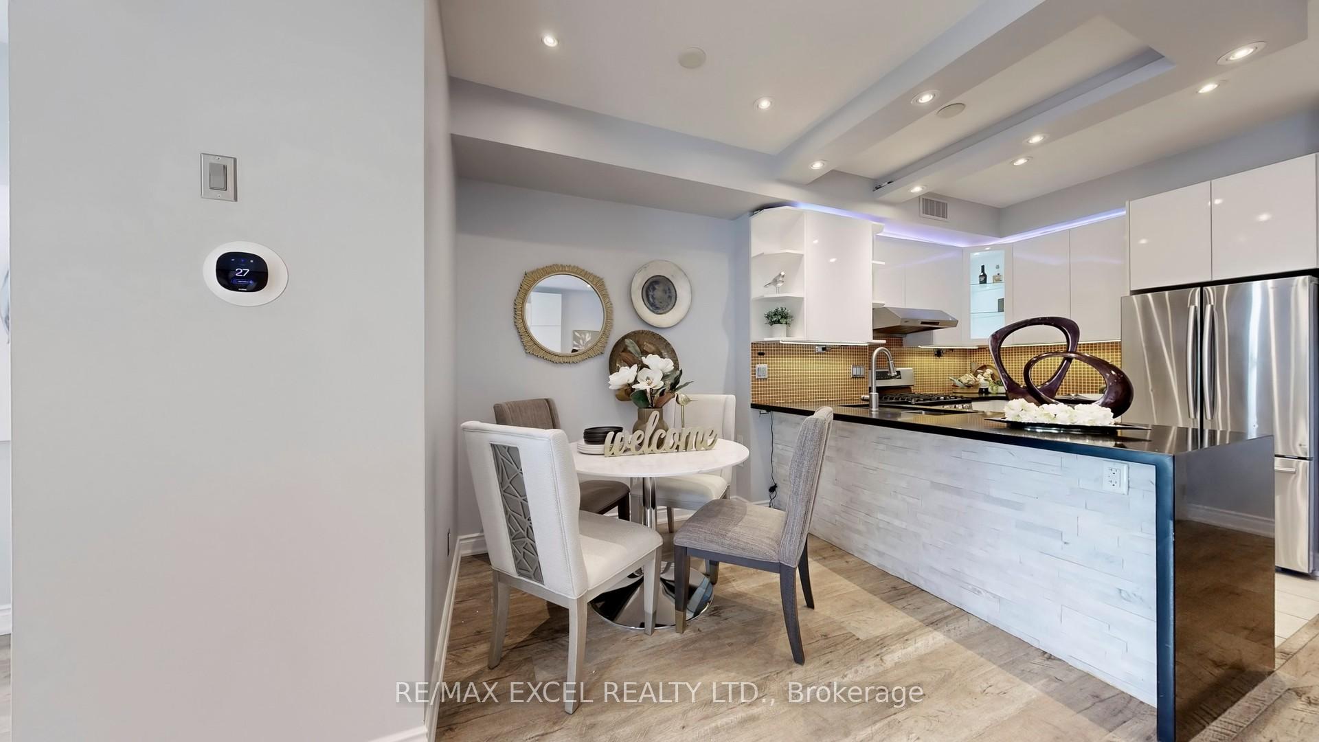 Photo 11 of 76 Unity Gardens Drive, Markham, Village Green-South Unionville — HOMEH