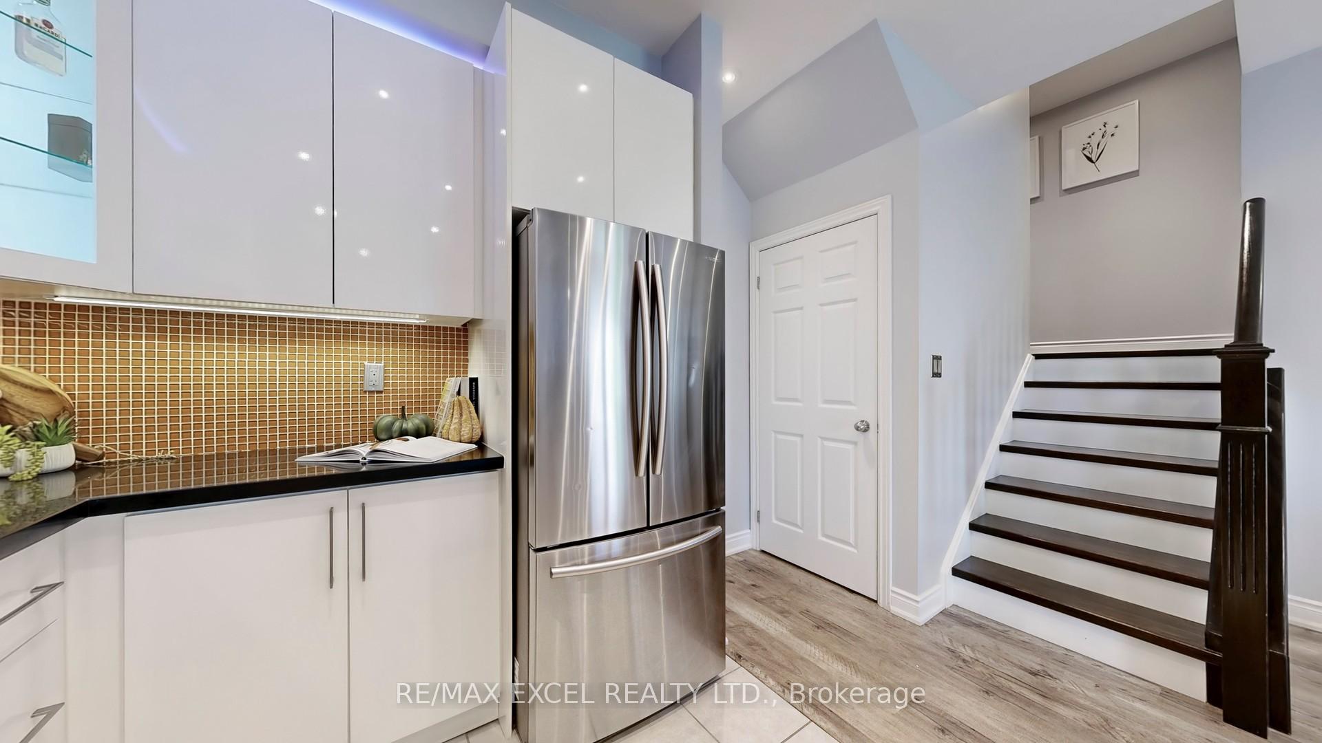 Photo 15 of 76 Unity Gardens Drive, Markham, Village Green-South Unionville — HOMEH