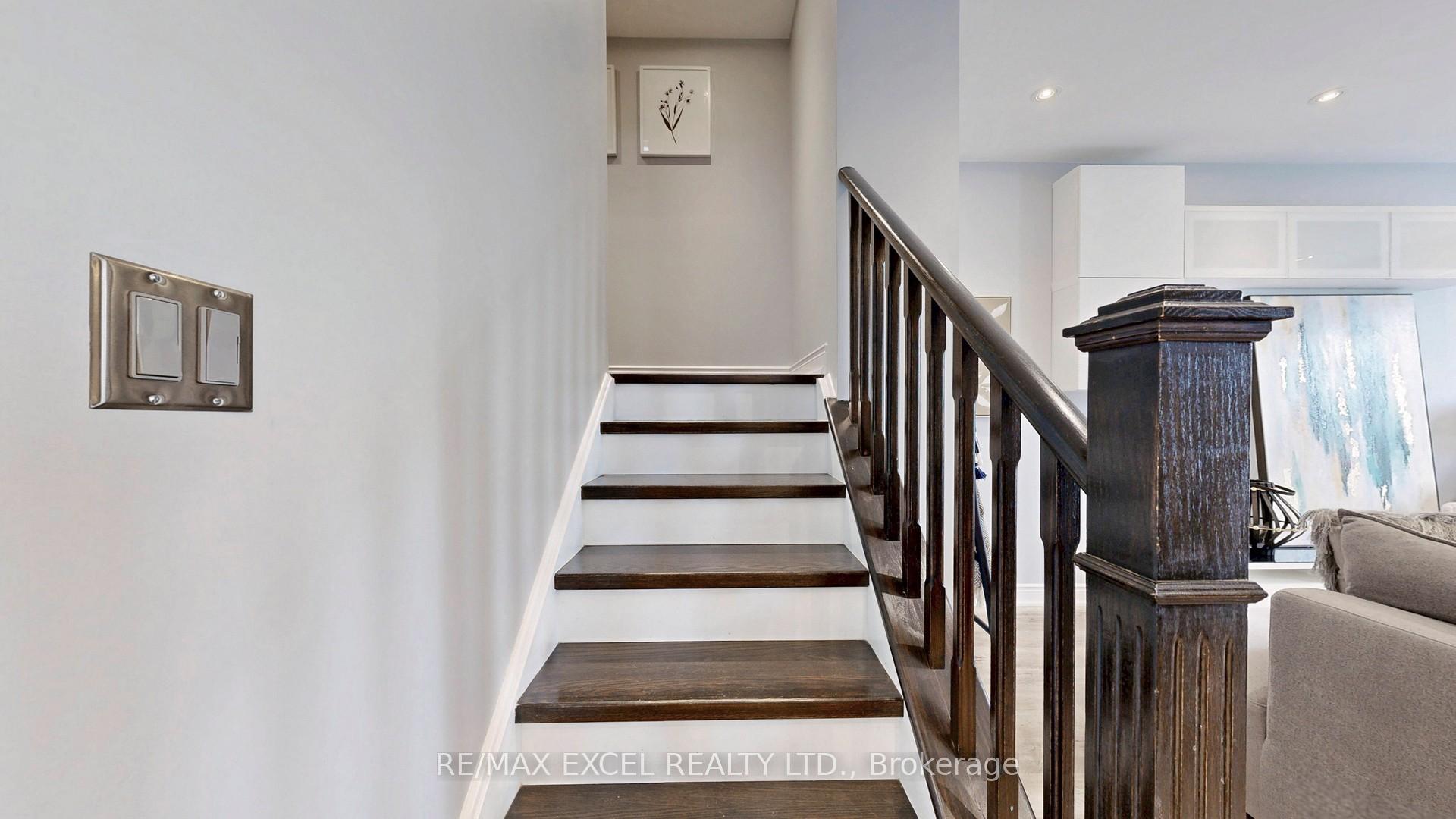 Photo 17 of 76 Unity Gardens Drive, Markham, Village Green-South Unionville — HOMEH