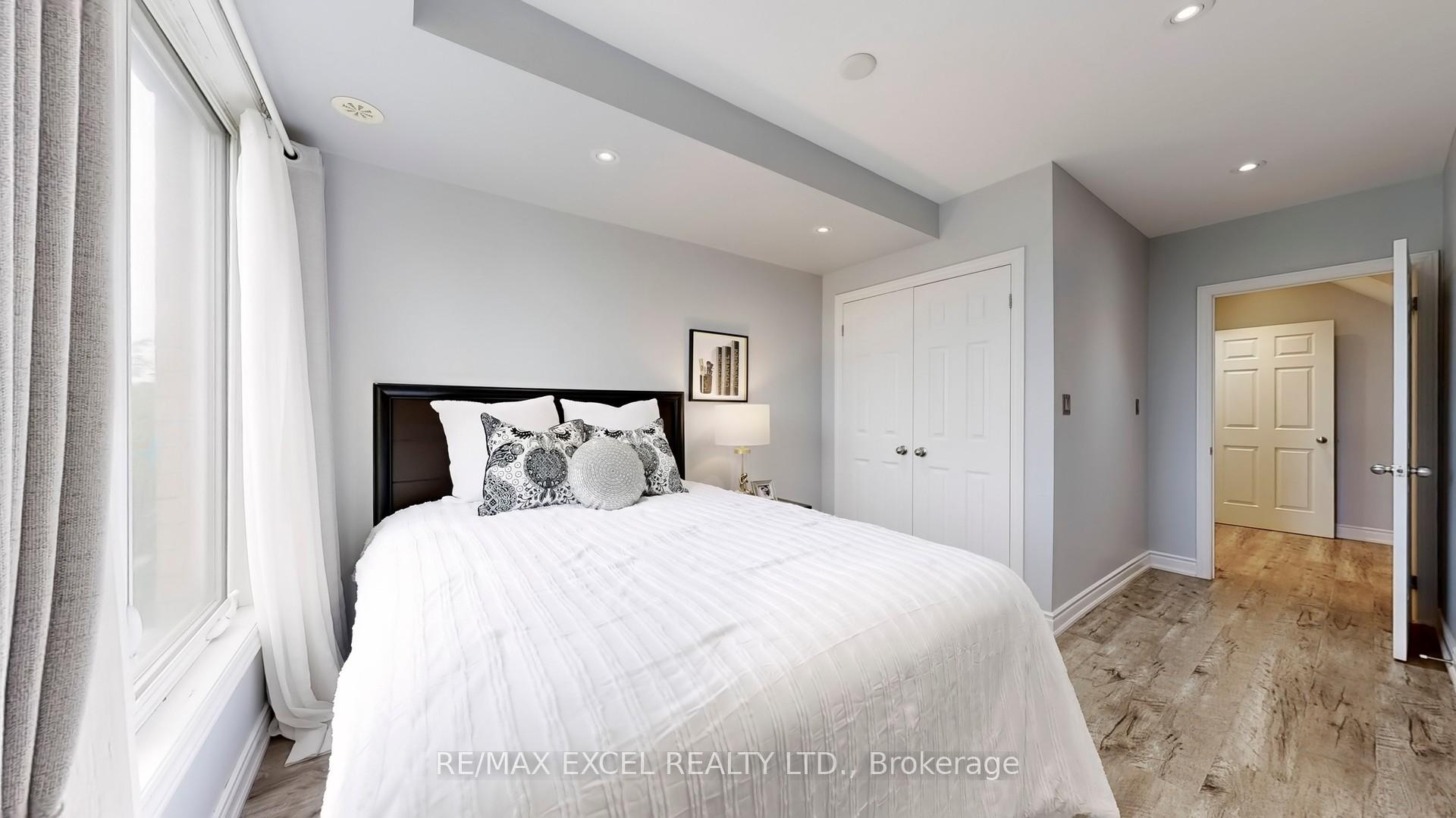Photo 22 of 76 Unity Gardens Drive, Markham, Village Green-South Unionville — HOMEH