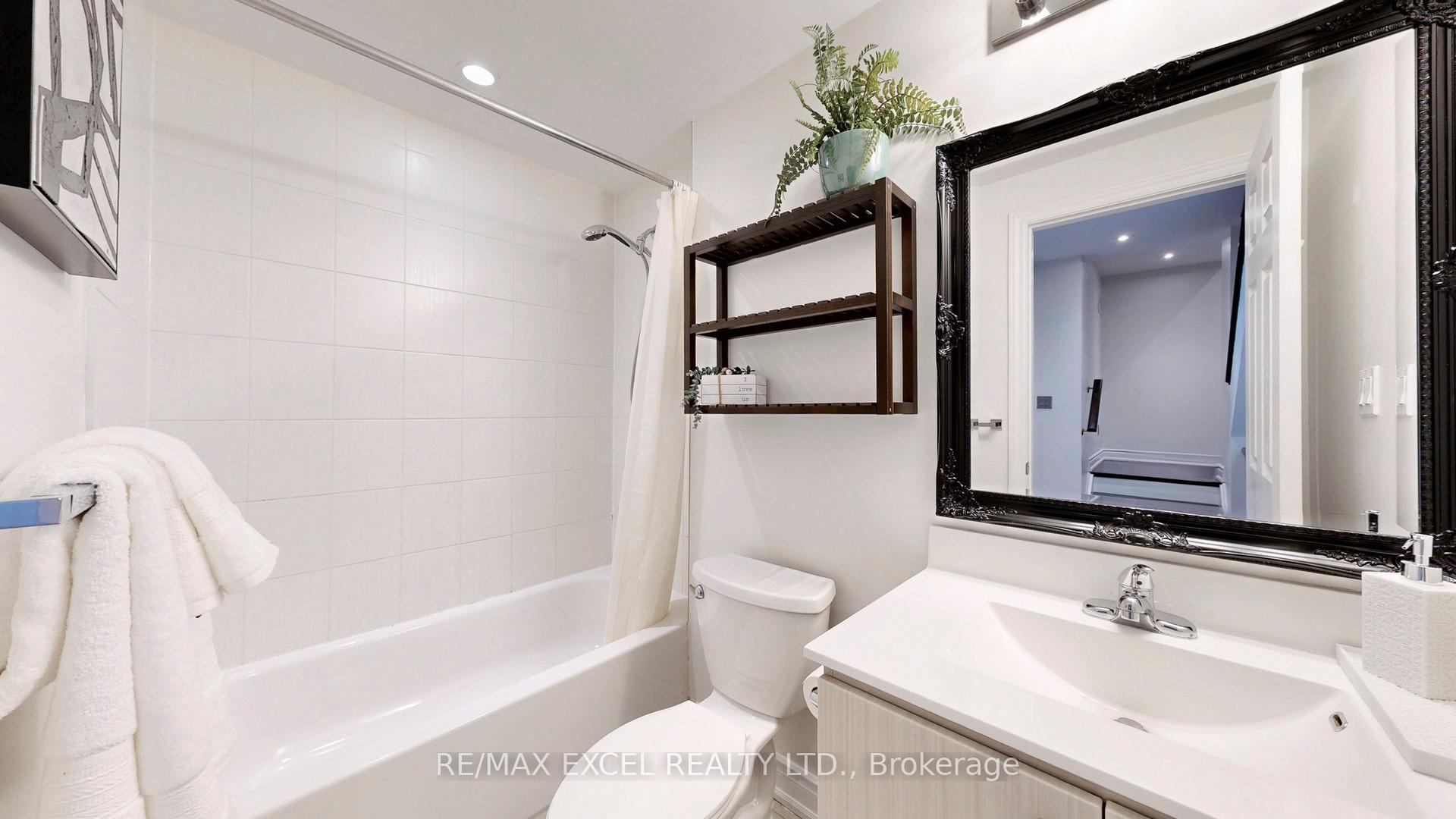 Photo 25 of 76 Unity Gardens Drive, Markham, Village Green-South Unionville — HOMEH