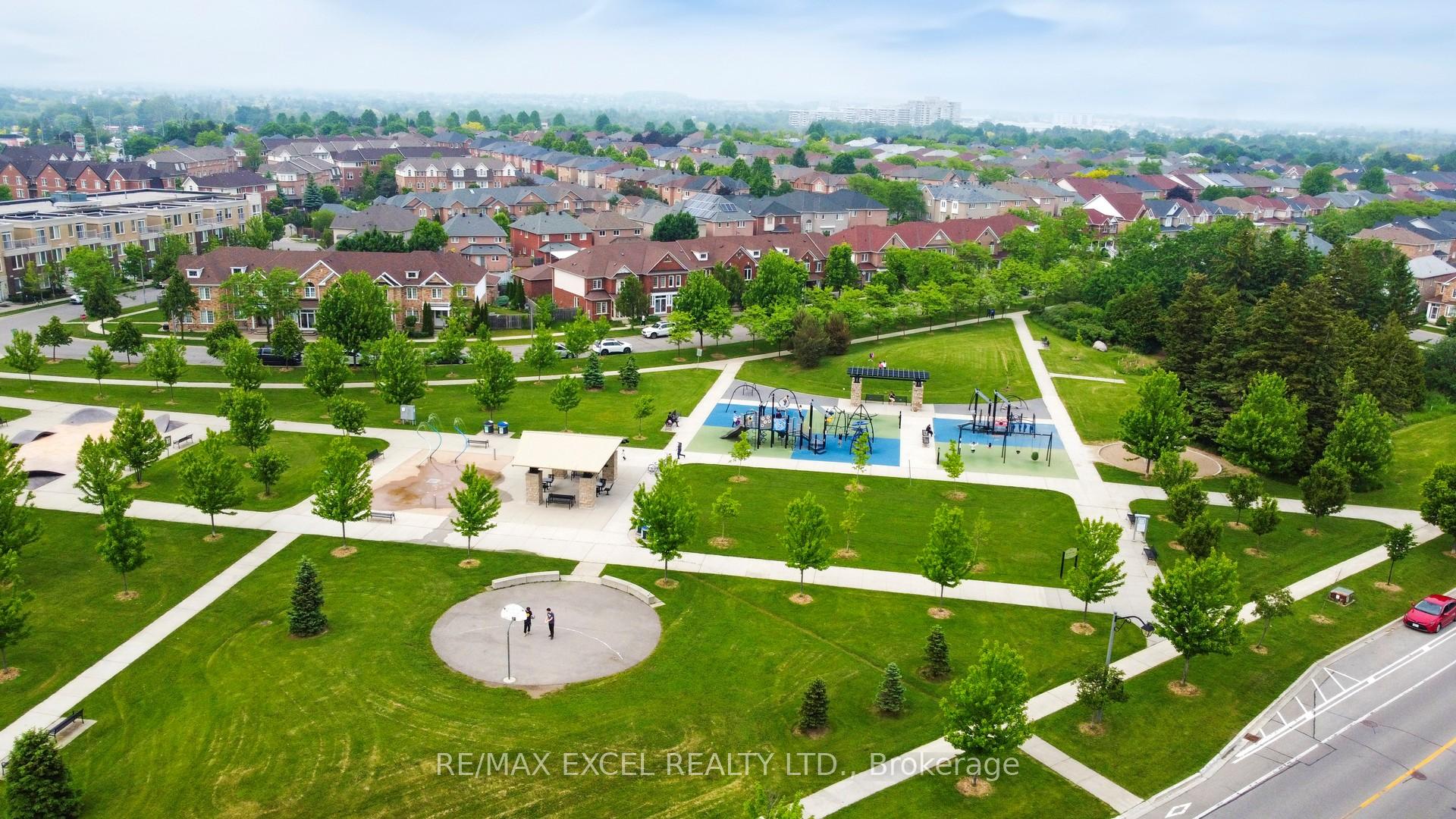 Photo 36 of 76 Unity Gardens Drive, Markham, Village Green-South Unionville — HOMEH