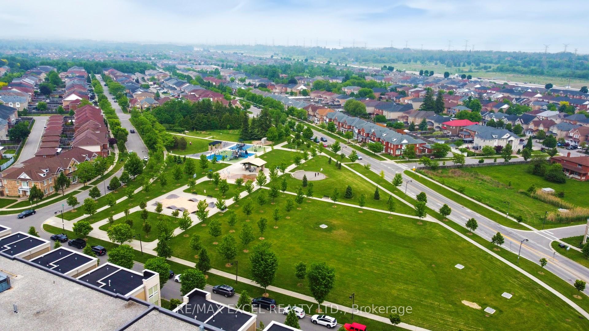 Photo 38 of 76 Unity Gardens Drive, Markham, Village Green-South Unionville — HOMEH