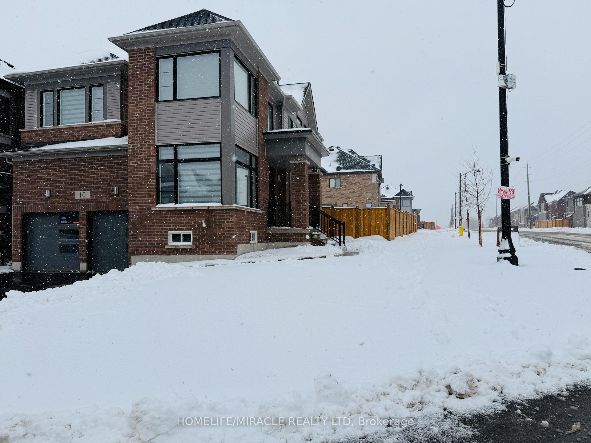 Photo 3 of 10 Gibson Drive, Erin — HOMEH