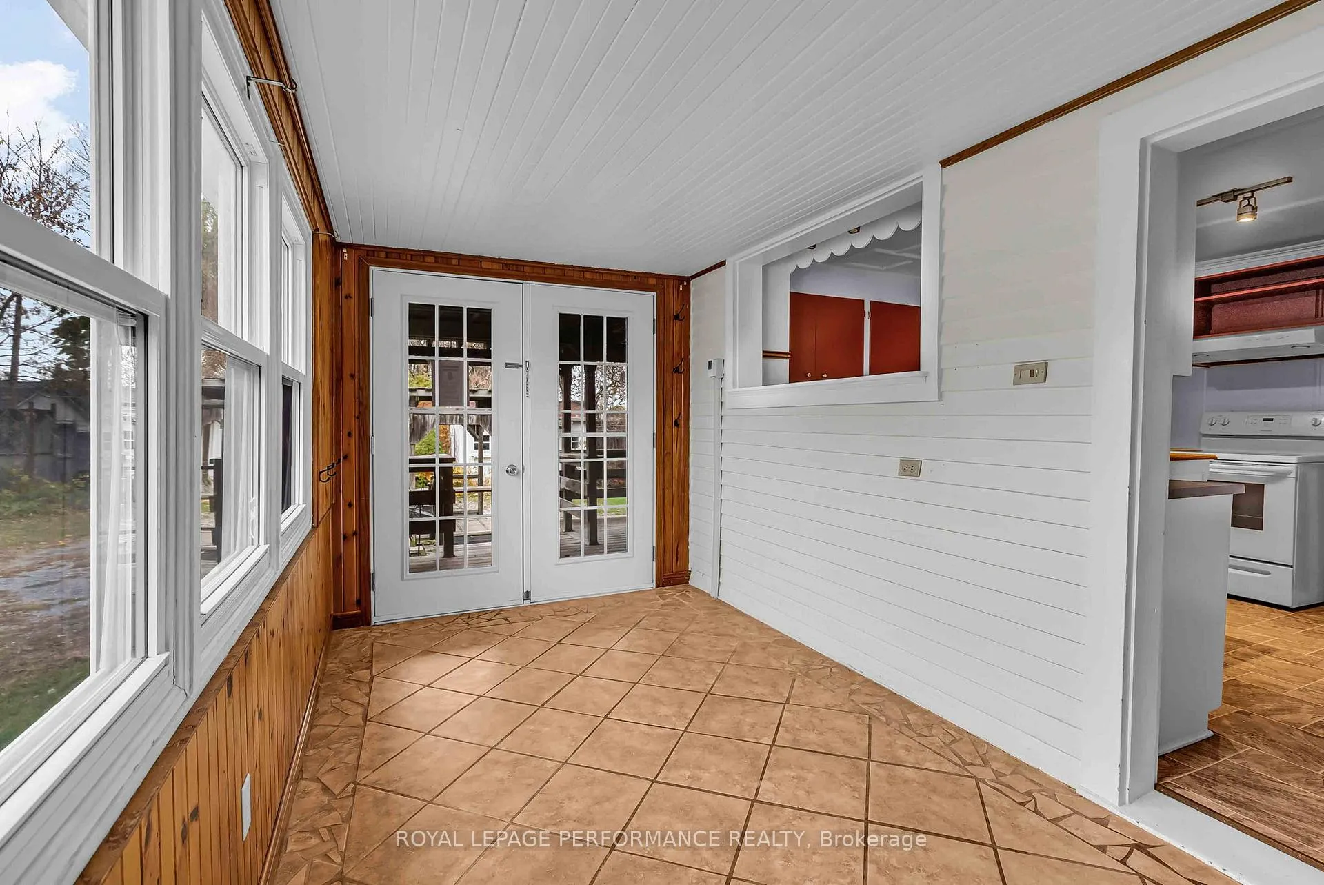 Photo 36 of 115 Fifth Street E, Cornwall — HOMEH