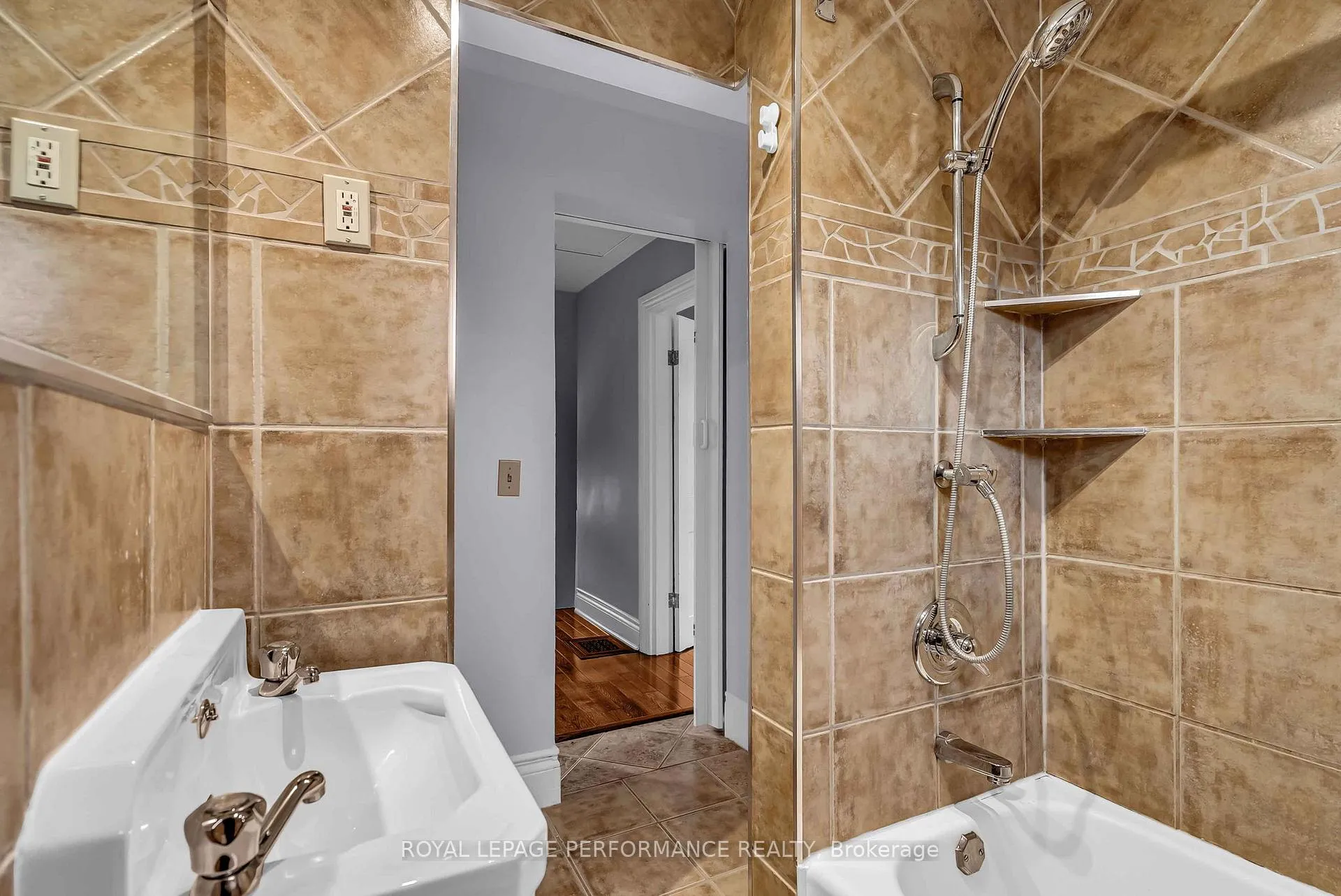 Photo 45 of 115 Fifth Street E, Cornwall — HOMEH