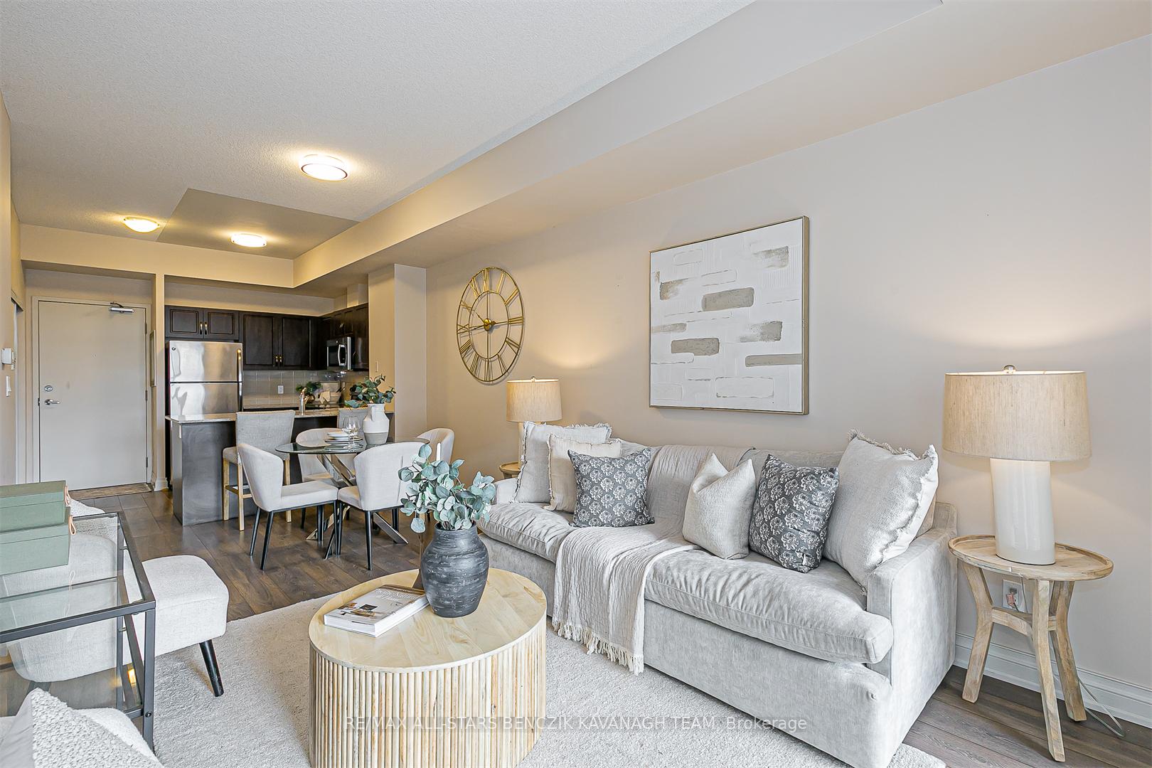 Photo 8 of Unit 212, 68 Main Street N, Markham, Old Markham Village — HOMEH