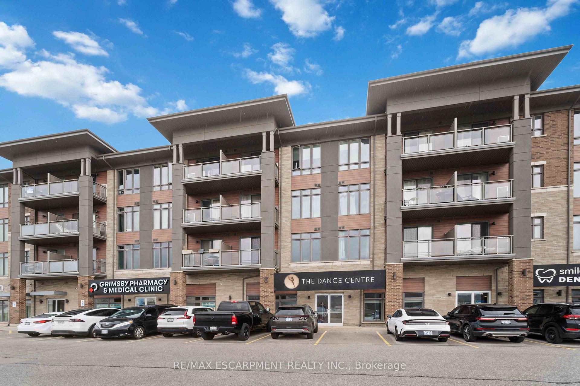 Photo 3 of Unit 208, 520 North Service Road, Grimsby, Grimsby Beach — HOMEH