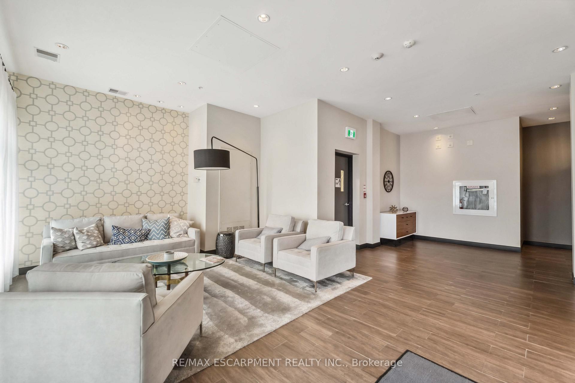 Photo 10 of Unit 208, 520 North Service Road, Grimsby, Grimsby Beach — HOMEH