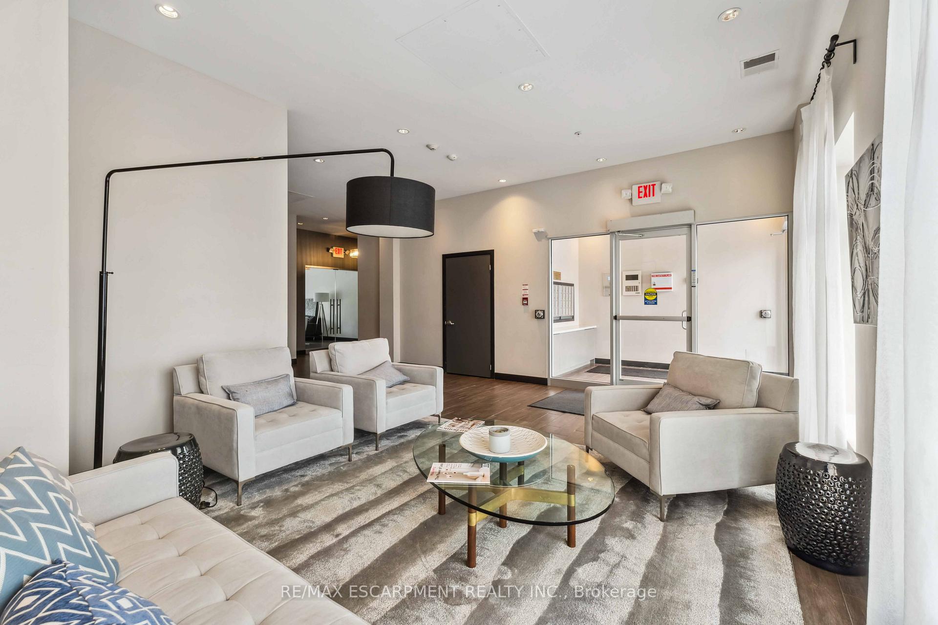 Photo 11 of Unit 208, 520 North Service Road, Grimsby, Grimsby Beach — HOMEH