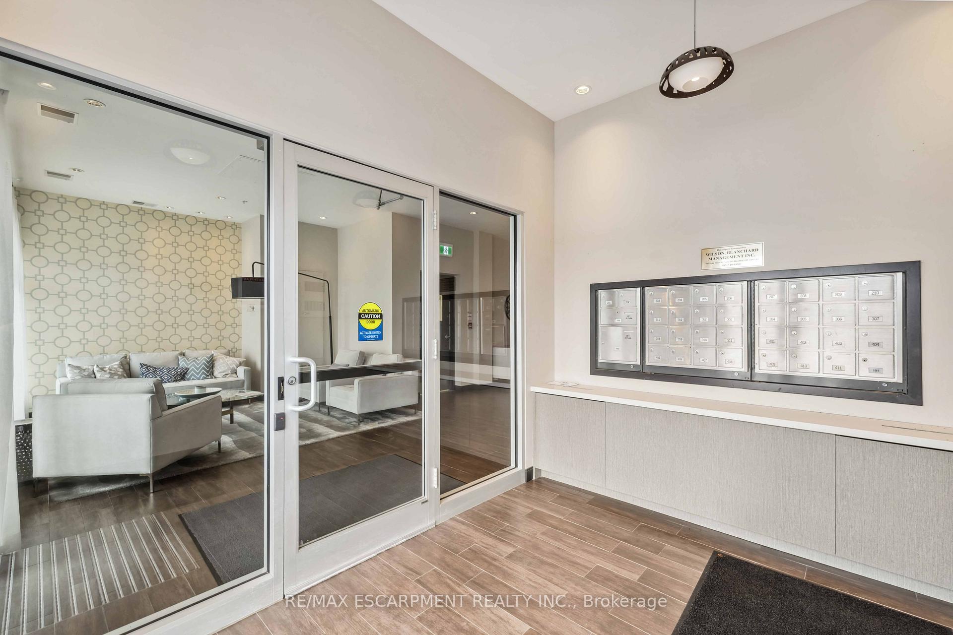 Photo 13 of Unit 208, 520 North Service Road, Grimsby, Grimsby Beach — HOMEH