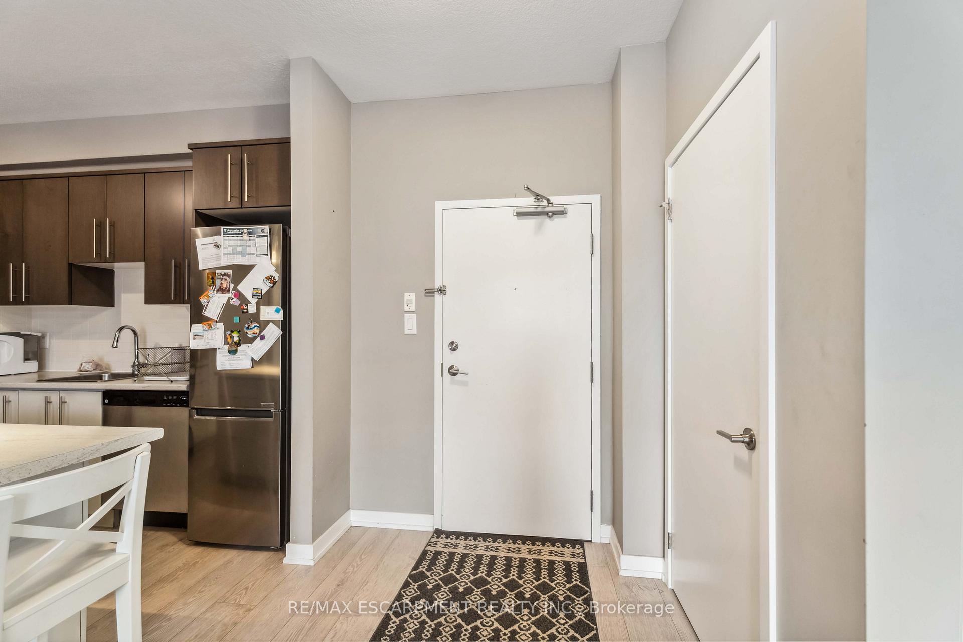 Photo 15 of Unit 208, 520 North Service Road, Grimsby, Grimsby Beach — HOMEH