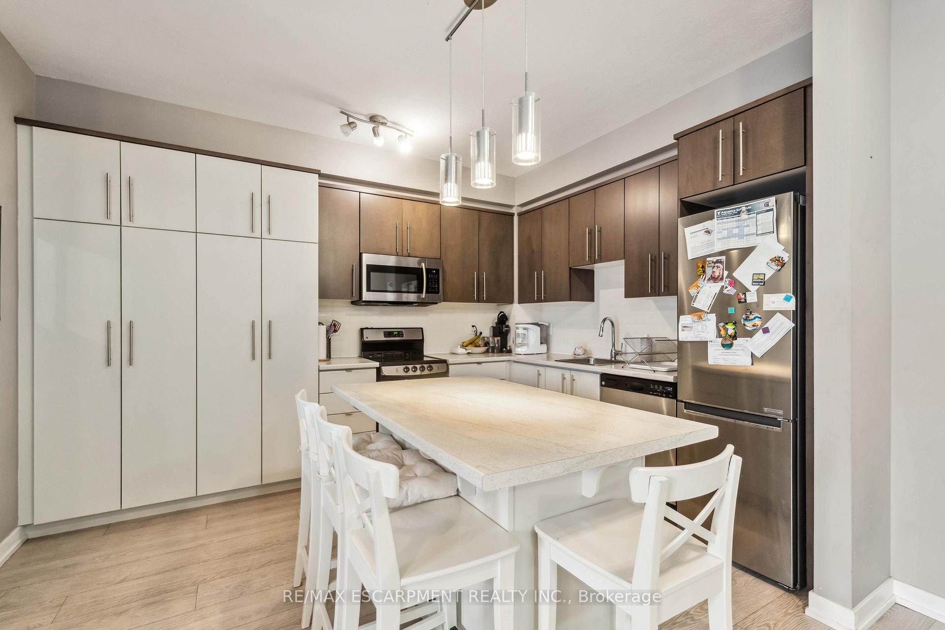 Photo 21 of Unit 208, 520 North Service Road, Grimsby, Grimsby Beach — HOMEH
