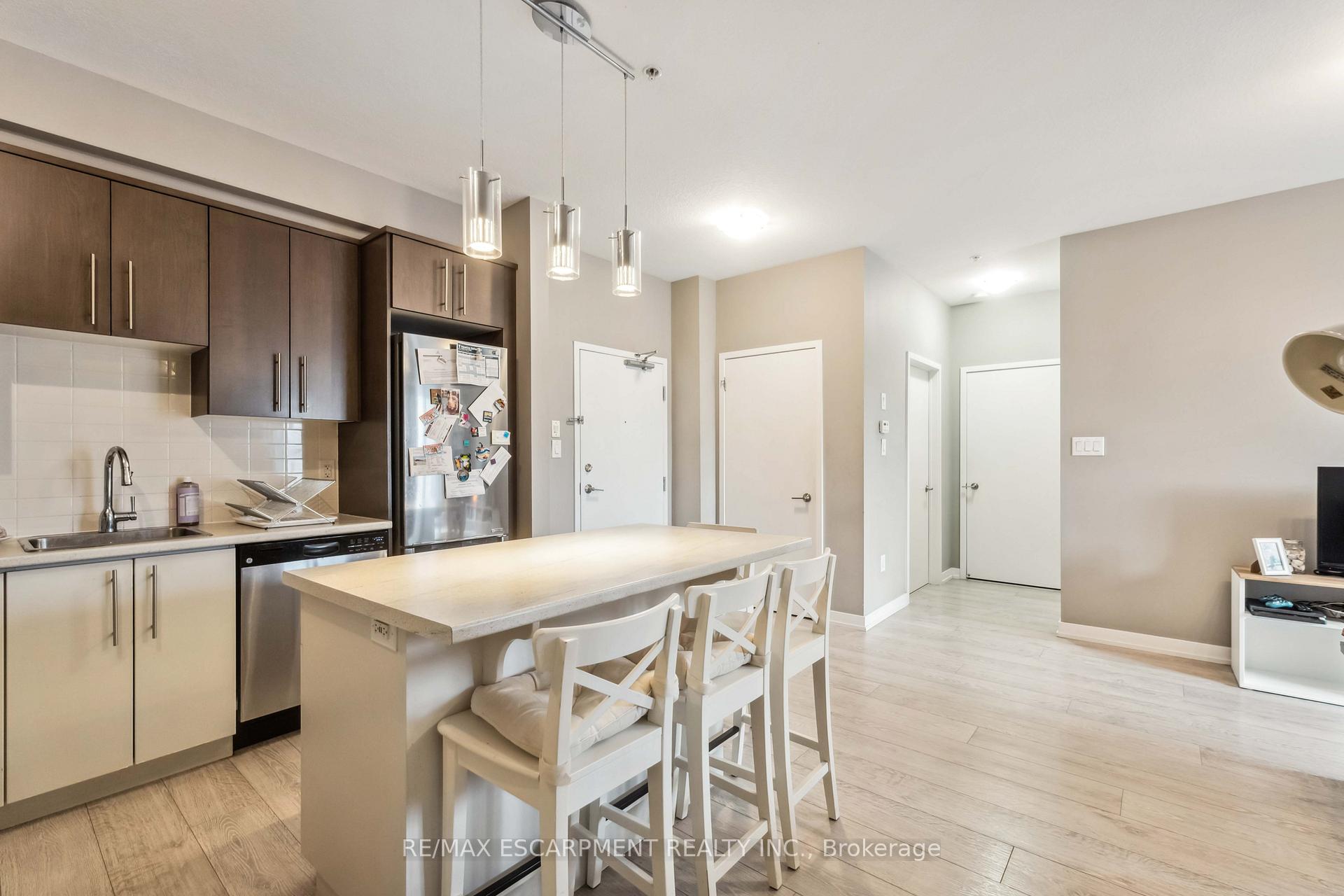 Photo 24 of Unit 208, 520 North Service Road, Grimsby, Grimsby Beach — HOMEH