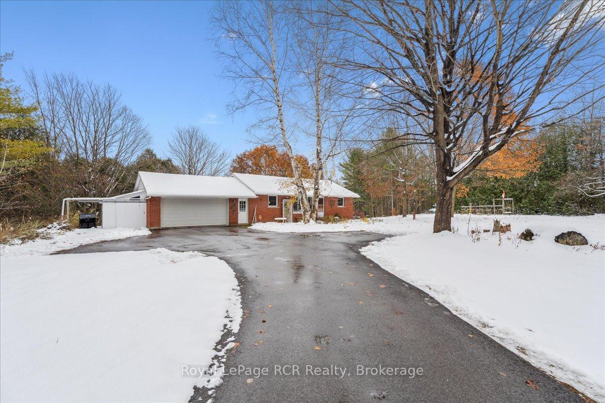 Photo 8 of 202 Gore Crescent, Chatsworth — HOMEH