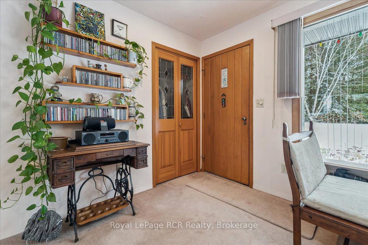 Photo 4 of 202 Gore Crescent, Chatsworth — HOMEH