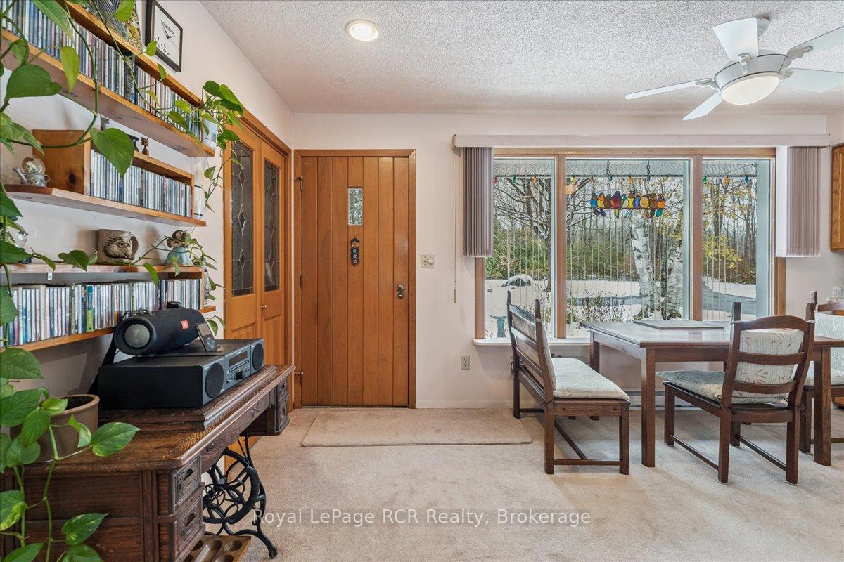 Photo 5 of 202 Gore Crescent, Chatsworth — HOMEH