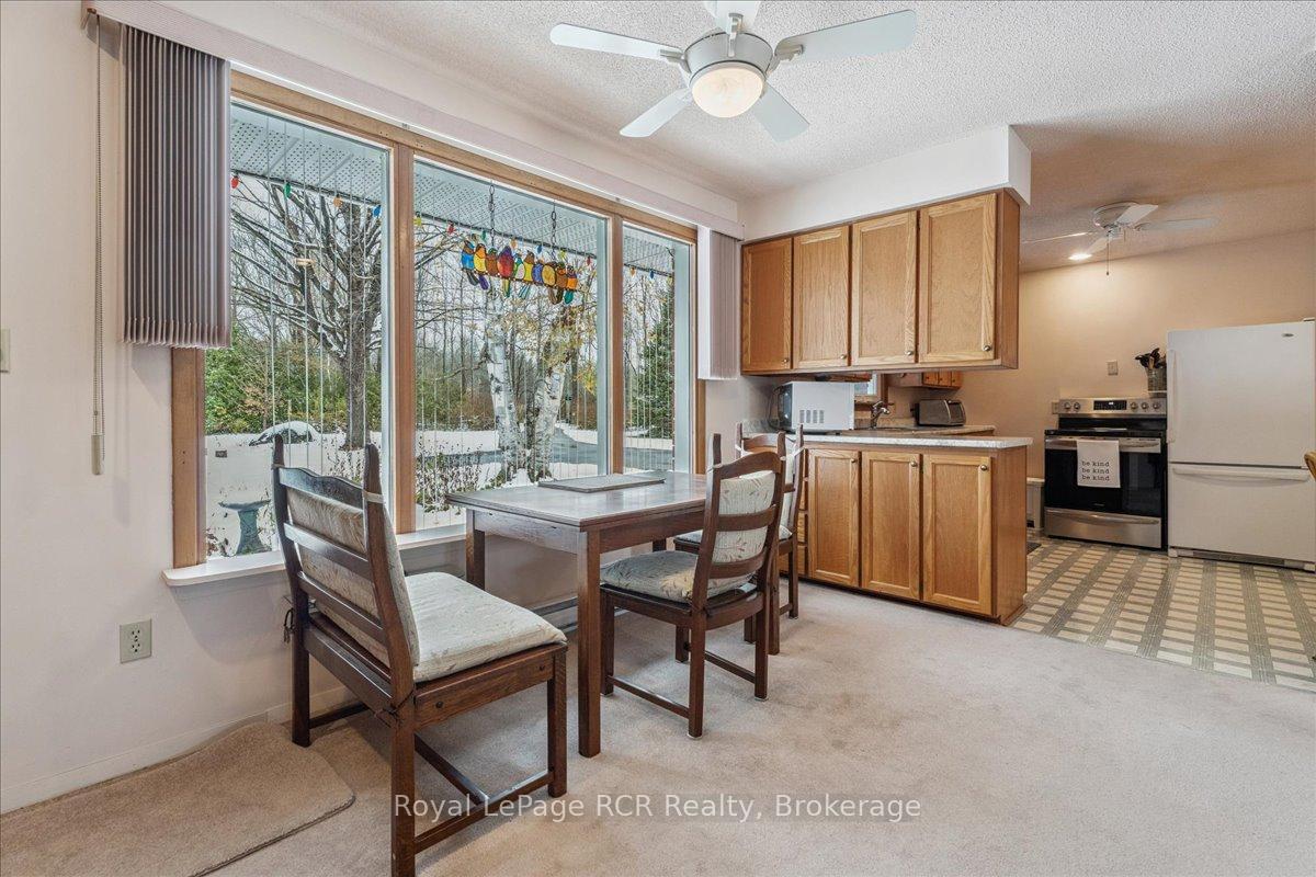 Photo 7 of 202 Gore Crescent, Chatsworth — HOMEH