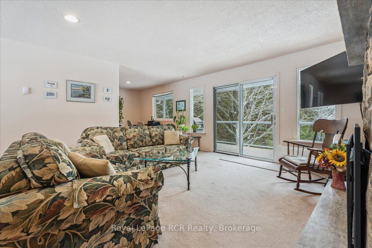 Photo 11 of 202 Gore Crescent, Chatsworth — HOMEH