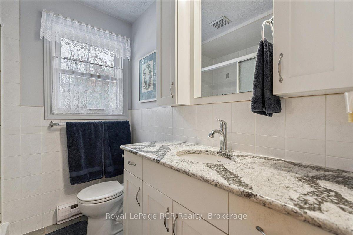 Photo 20 of 202 Gore Crescent, Chatsworth — HOMEH