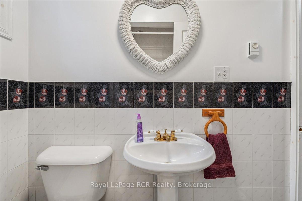 Photo 33 of 202 Gore Crescent, Chatsworth — HOMEH
