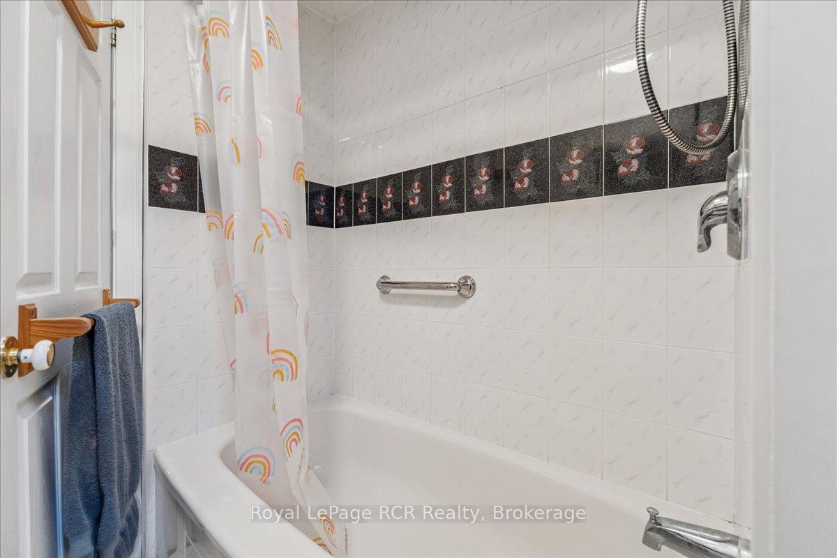 Photo 35 of 202 Gore Crescent, Chatsworth — HOMEH