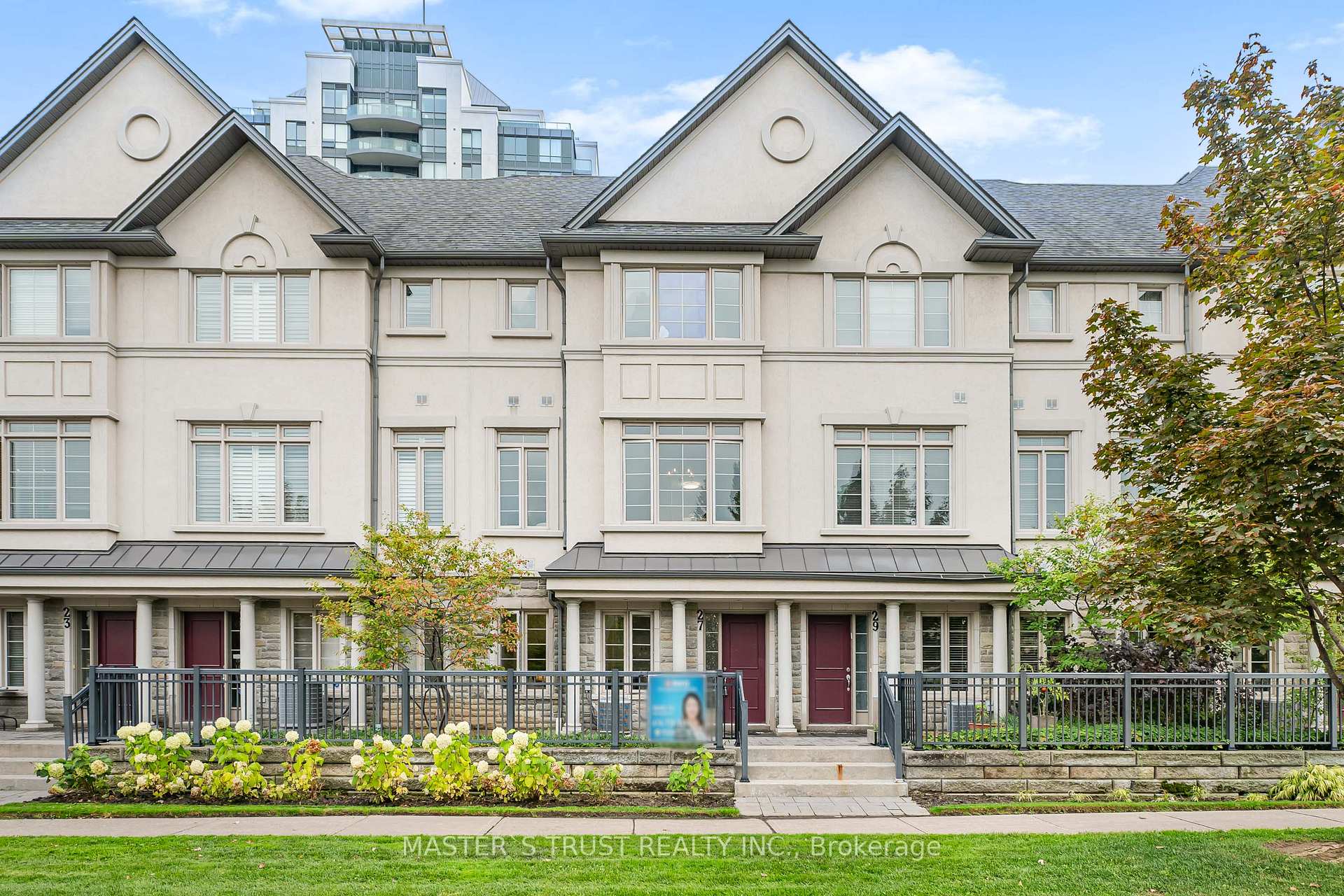 Photo 2 of 27 Beverley Glen Boulevard, Vaughan, Beverley Glen — HOMEH