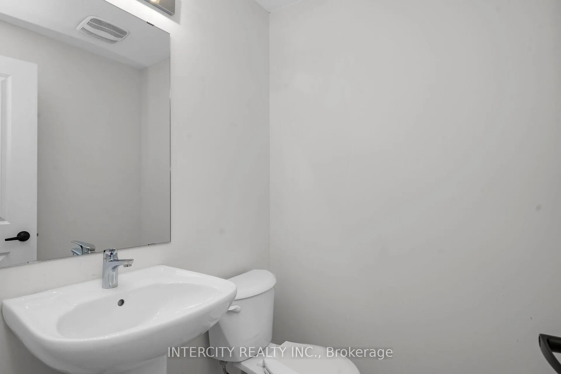 Photo 21 of Unit Unit 10, 39 Marret Lane, Clarington, Newcastle — HOMEH
