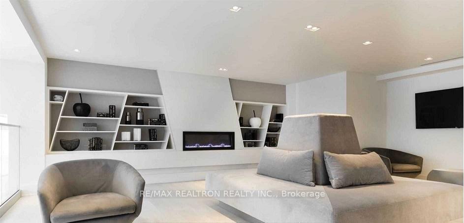 Photo 4 of Unit 406, 2916 Highway 7 Road, Vaughan, Concord — HOMEH