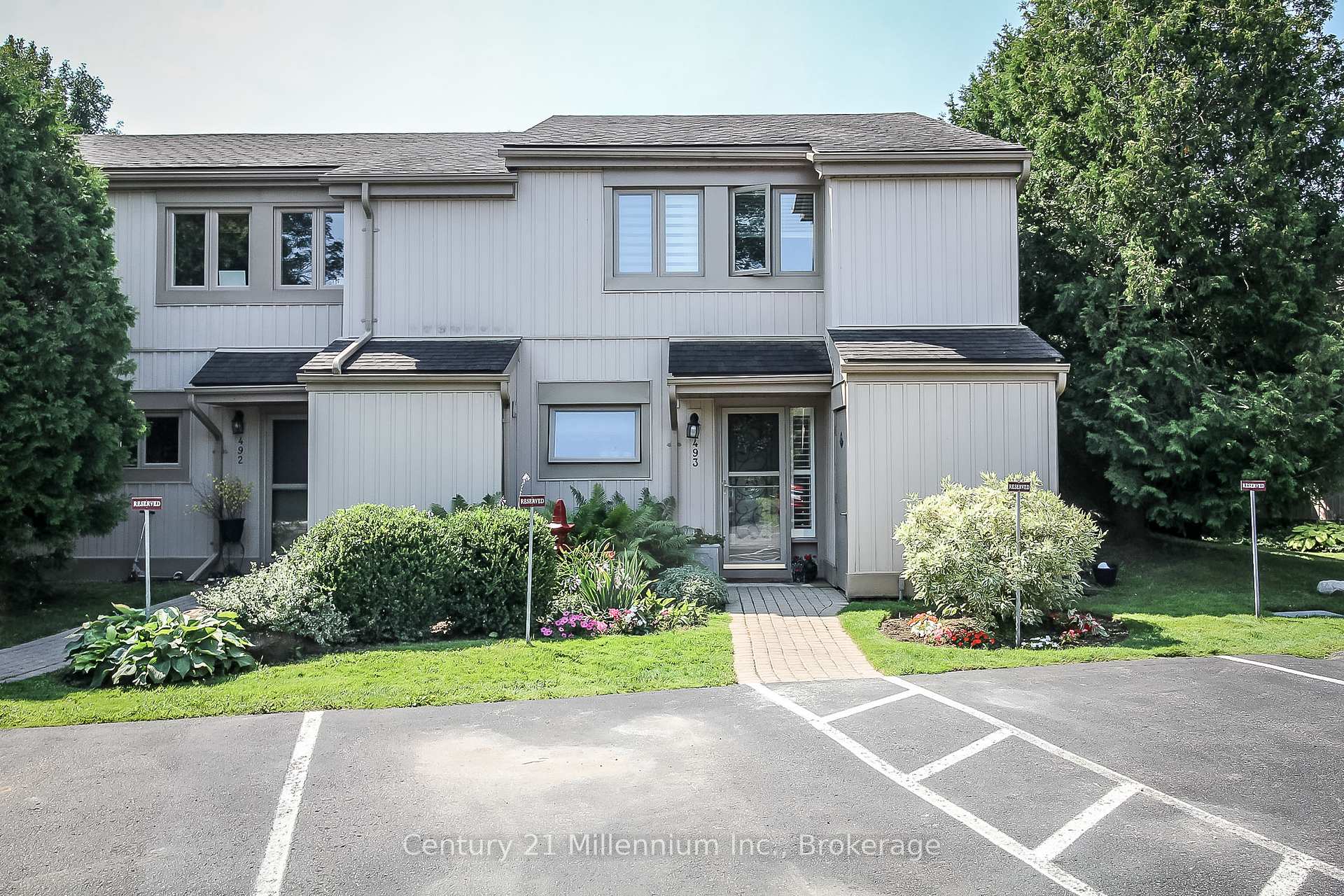 Front of 493 Oxbow Crescent