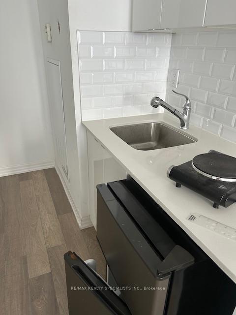 Photo 8 of Unit 211, 560 North Service Road, Grimsby, Grimsby Beach — HOMEH
