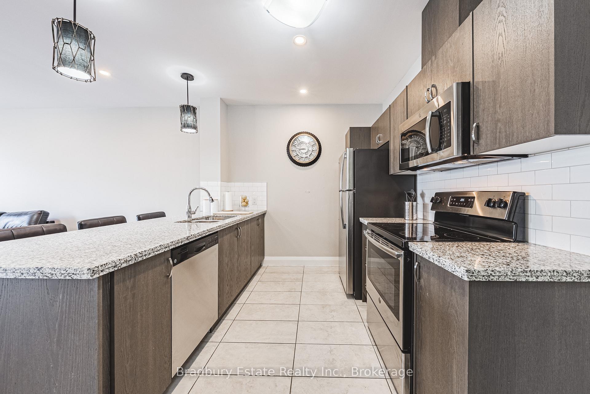 Photo 8 of Unit 819, 118 King Street E, Hamilton, Beasley — HOMEH