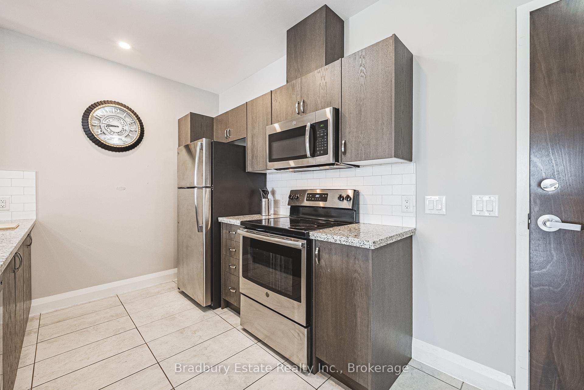 Photo 9 of Unit 819, 118 King Street E, Hamilton, Beasley — HOMEH