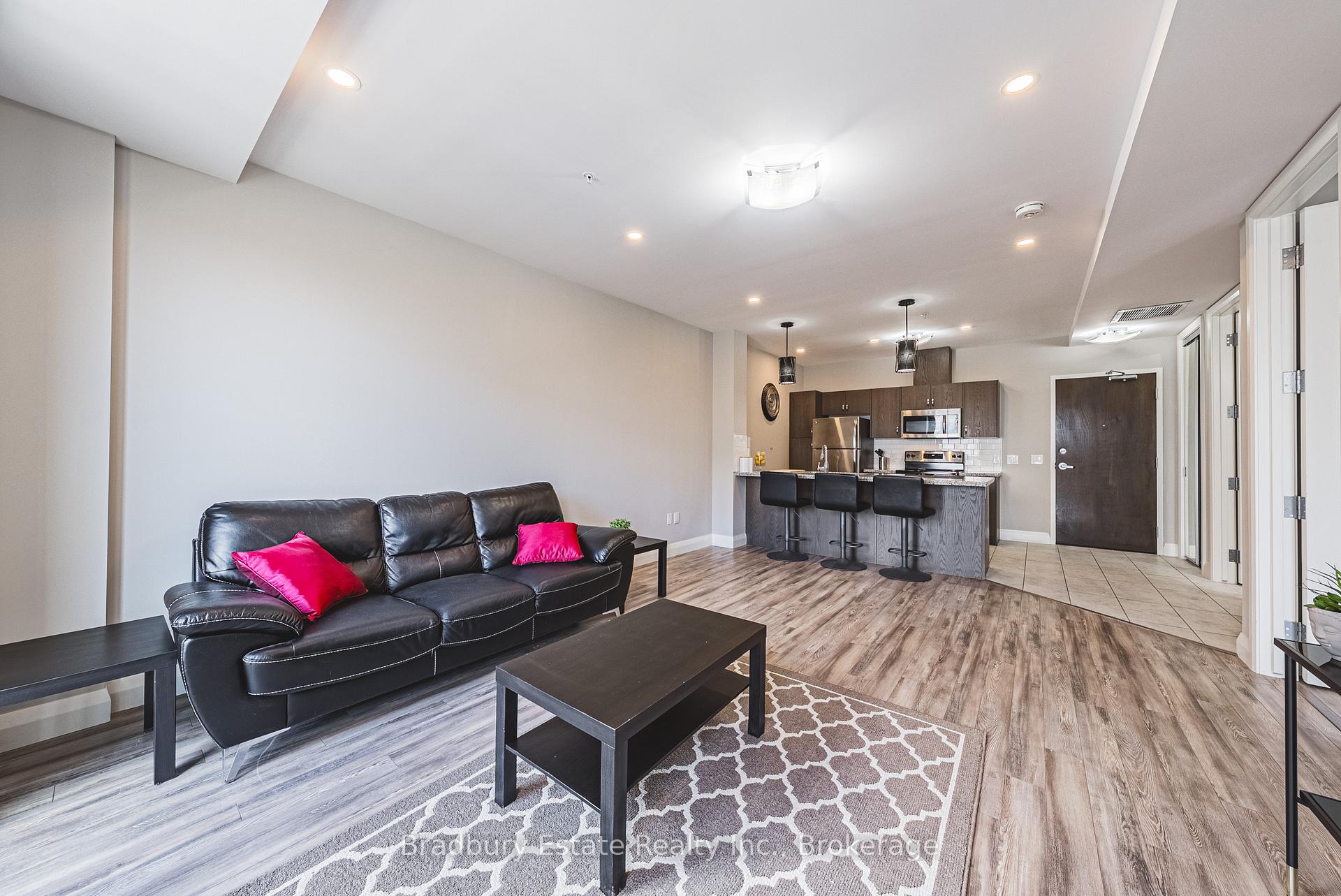Photo 11 of Unit 819, 118 King Street E, Hamilton, Beasley — HOMEH