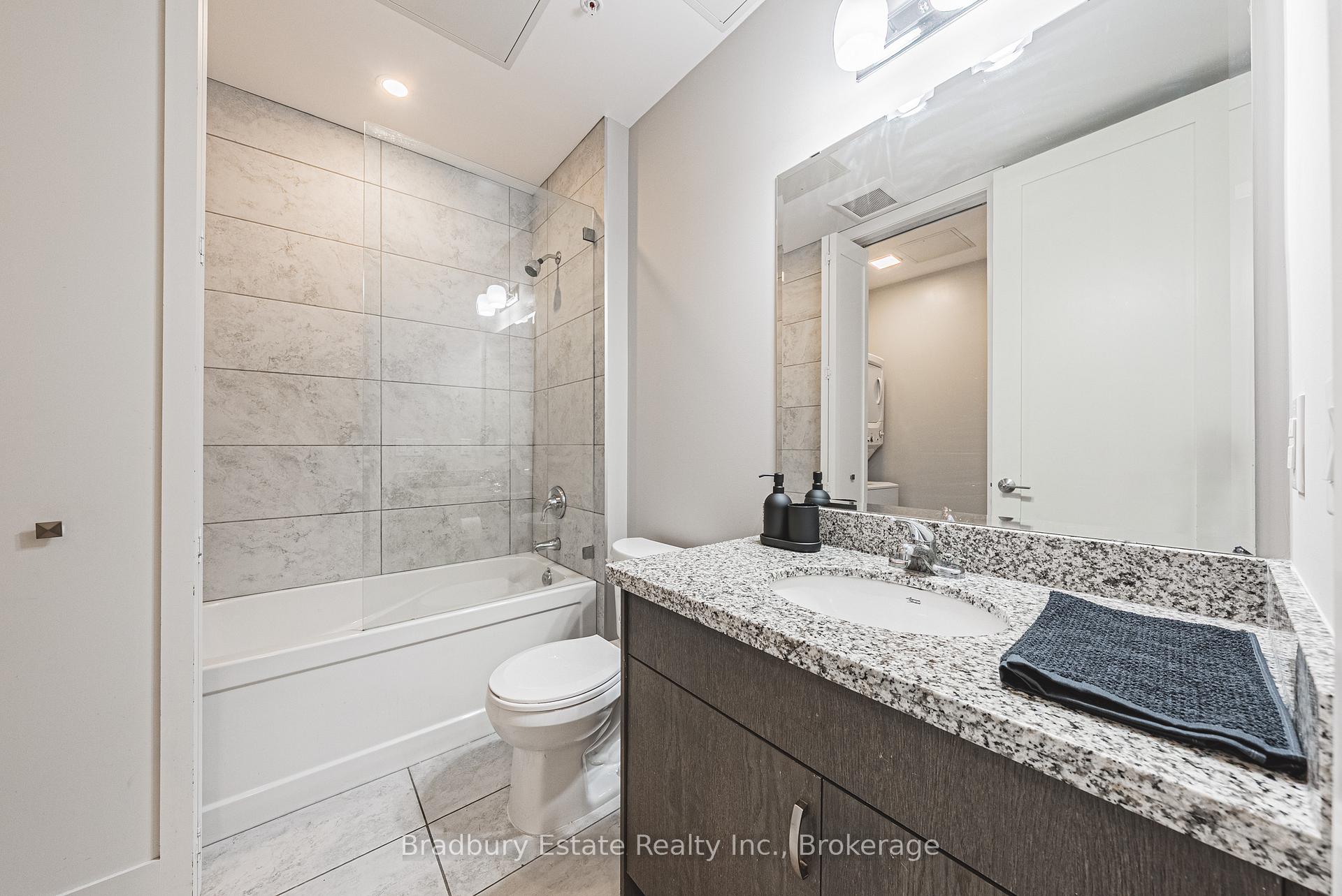 Photo 16 of Unit 819, 118 King Street E, Hamilton, Beasley — HOMEH
