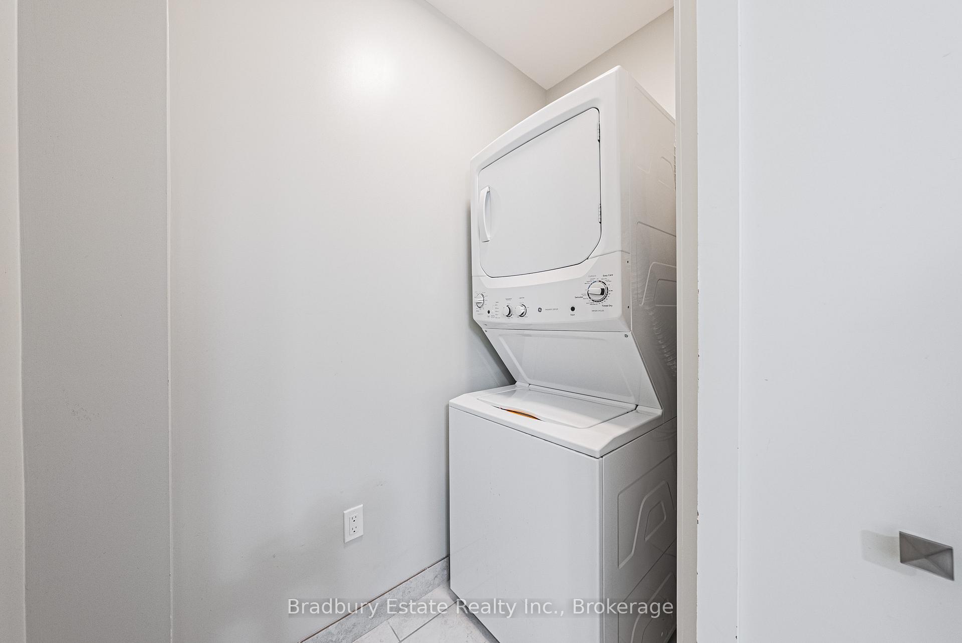 Photo 17 of Unit 819, 118 King Street E, Hamilton, Beasley — HOMEH