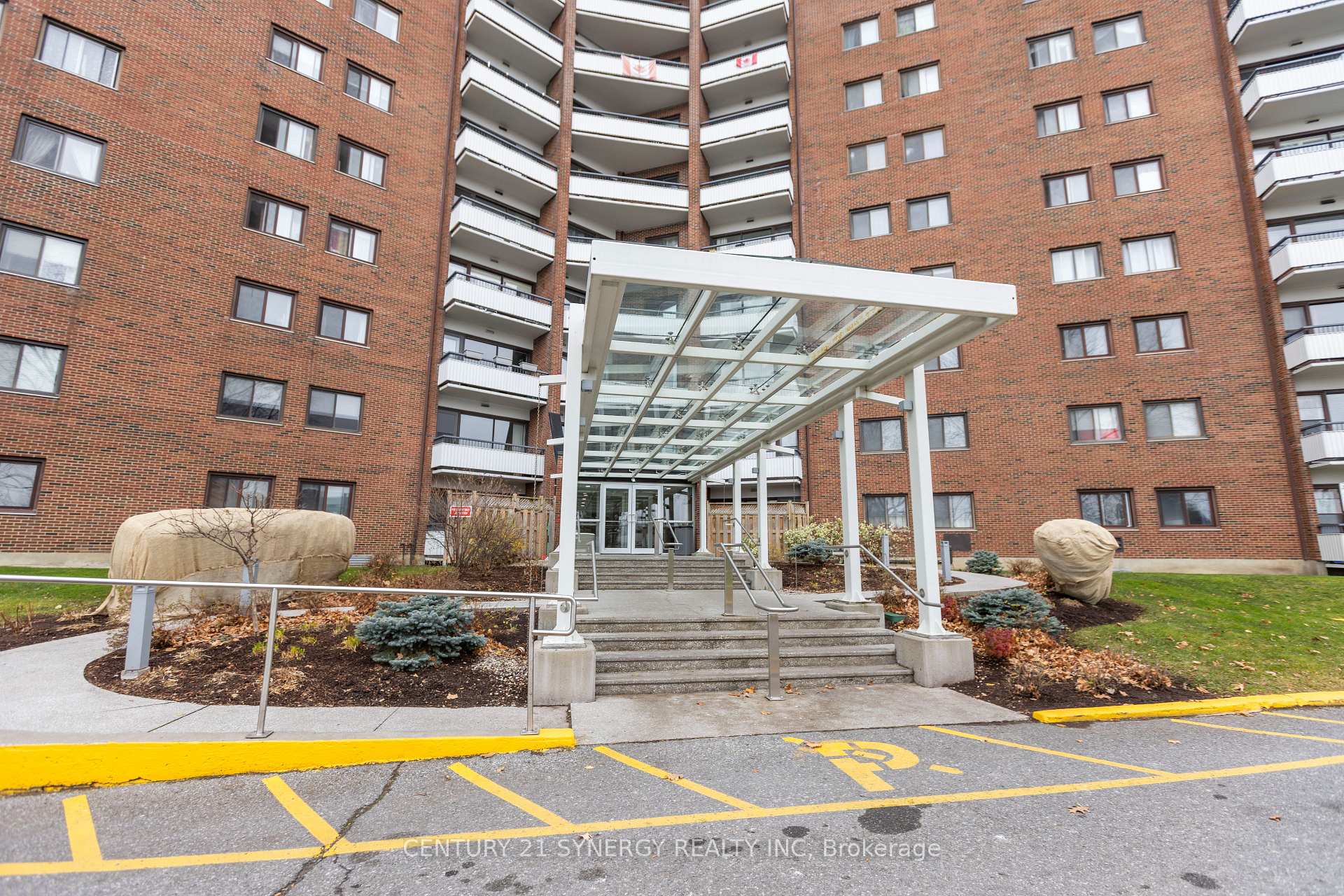 Photo 3 of Unit 1102, 20 Chesterton Drive, Ottawa, Borden Farm/Stewart Farm/Carleton Heights/Parkwood Hills — HOMEH